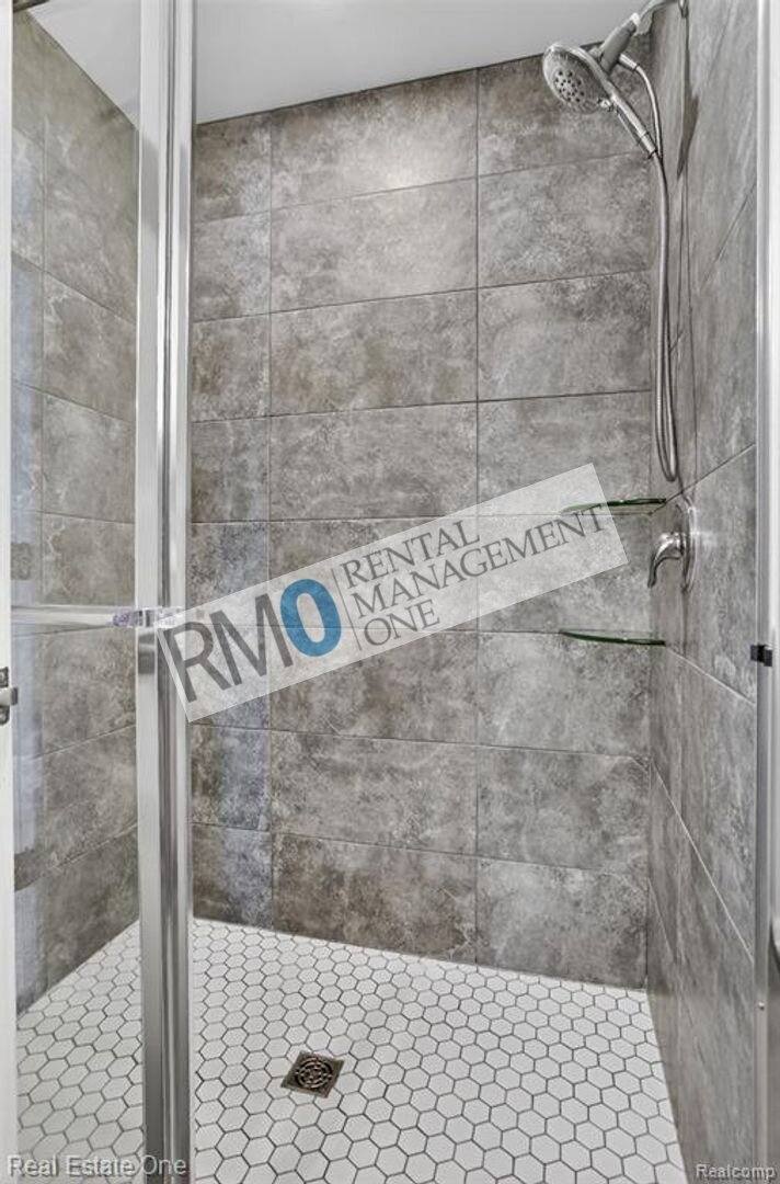 Townhouse for rent at 4799 Broomfield Way, Lake Orion, MI 48359