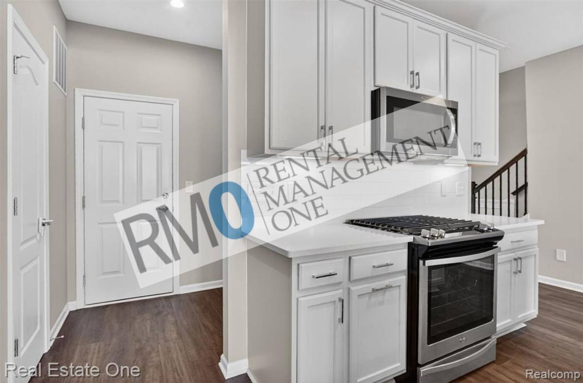 Townhouse for rent at 4799 Broomfield Way, Lake Orion, MI 48359
