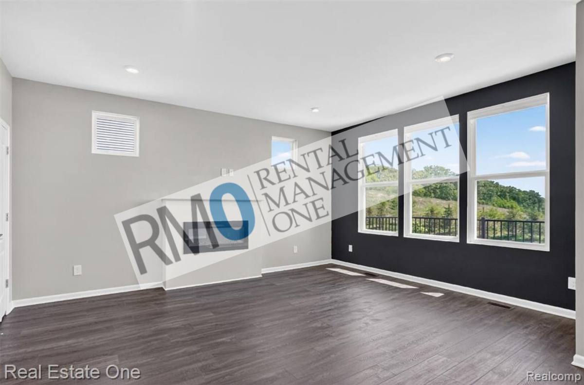 Townhouse for rent at 4799 Broomfield Way, Lake Orion, MI 48359