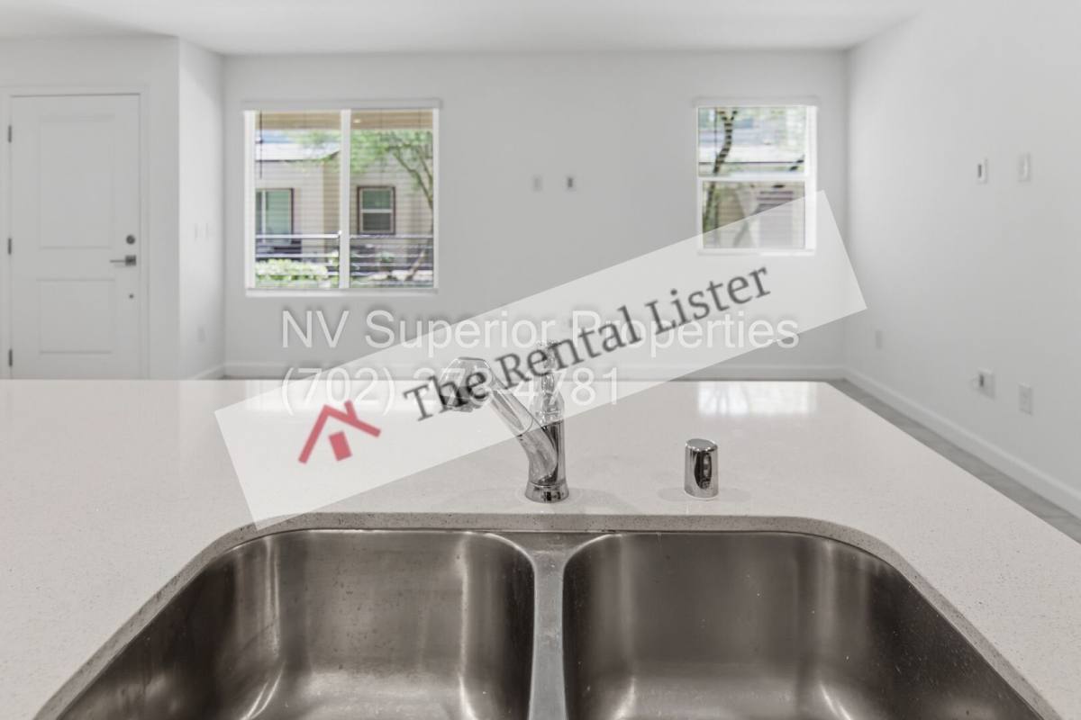 Townhouse for rent at 3501 Arcadian King Ave, Las Vegas, NV 89106