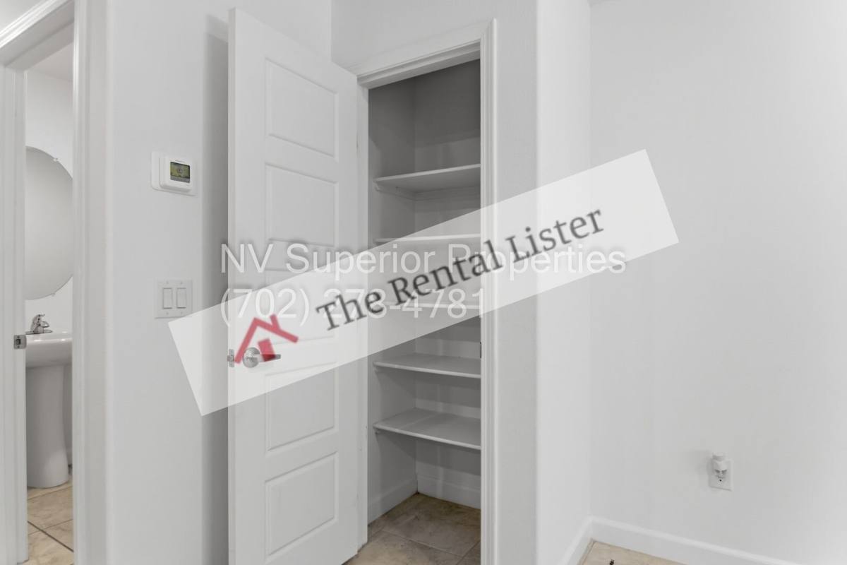 Townhouse for rent at 3501 Arcadian King Ave, Las Vegas, NV 89106