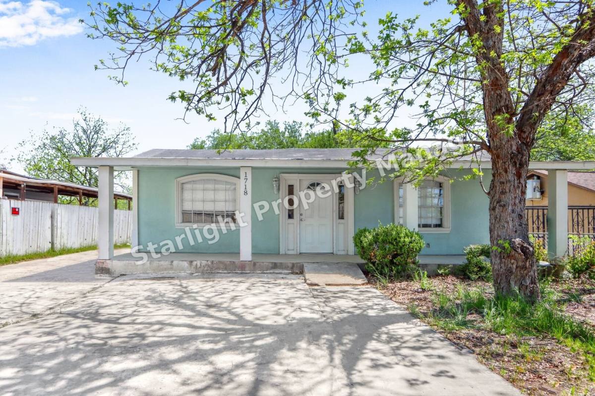 House for rent at 1718 Commercial Ave #B, San Antonio, TX 78221