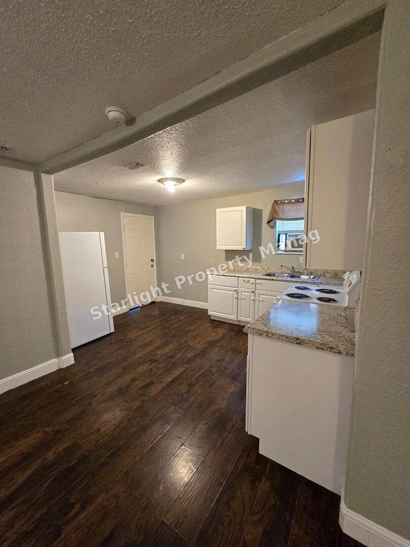 House for rent at 1718 Commercial Ave #B, San Antonio, TX 78221