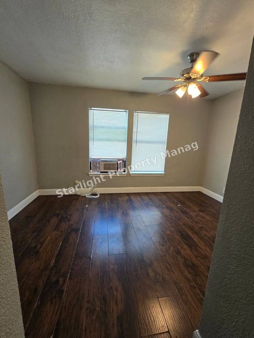 House for rent at 1718 Commercial Ave #B, San Antonio, TX 78221