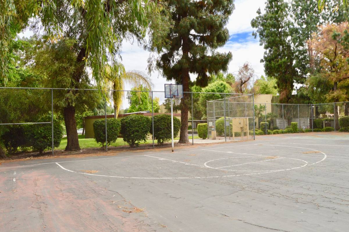 Condo for rent at 2909 Huntington Blvd #112, Fresno, CA 93721