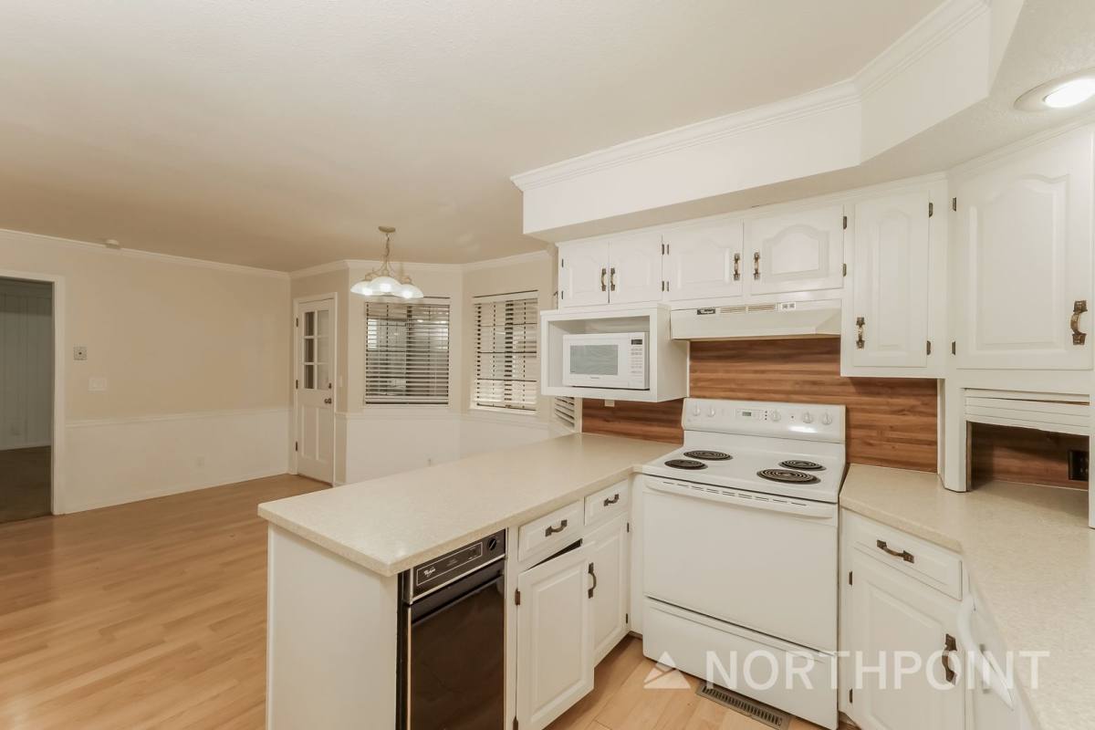 House for rent at 15045 Switzer Rd, Overland Park, KS 66221