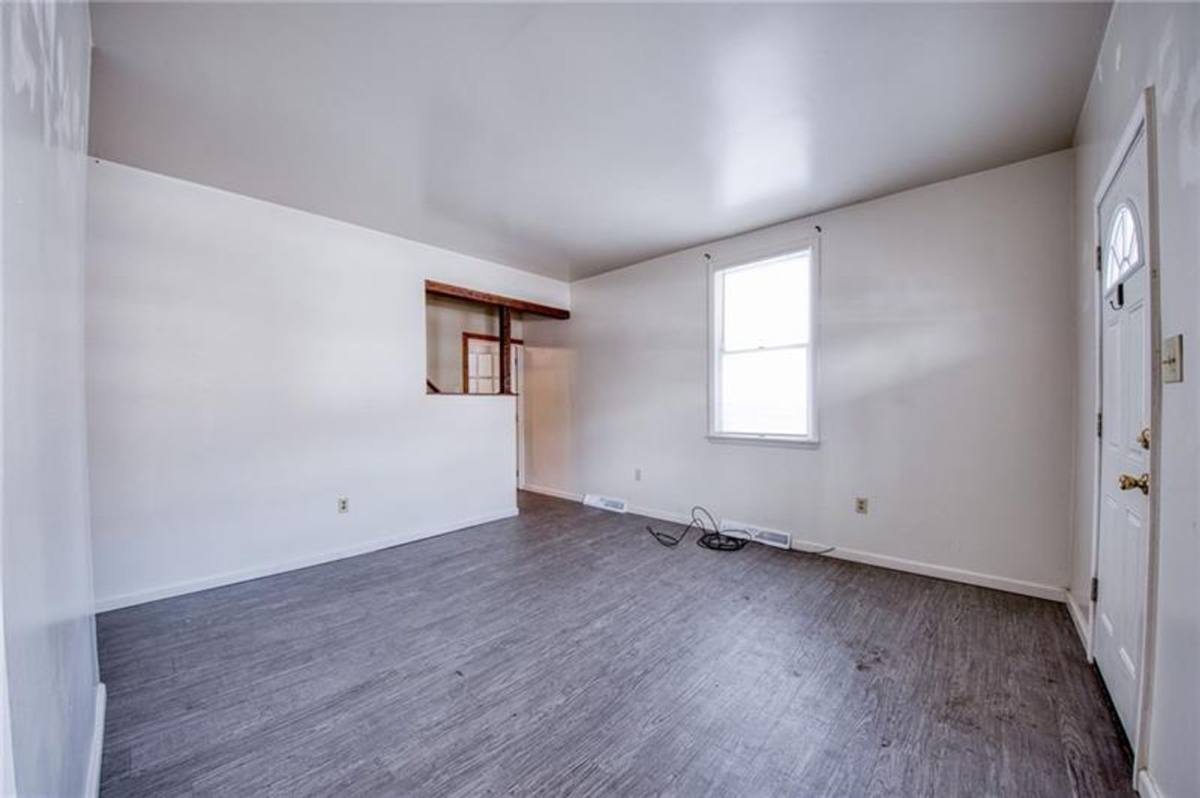 Apartment for rent at 126-128 Railroad St, Monongahela, PA 15063