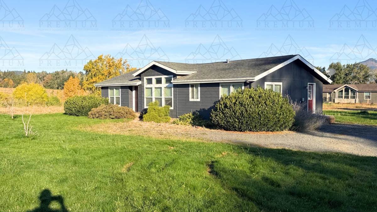House for rent at 1440 Rawson Rd, Hood River, OR 97031