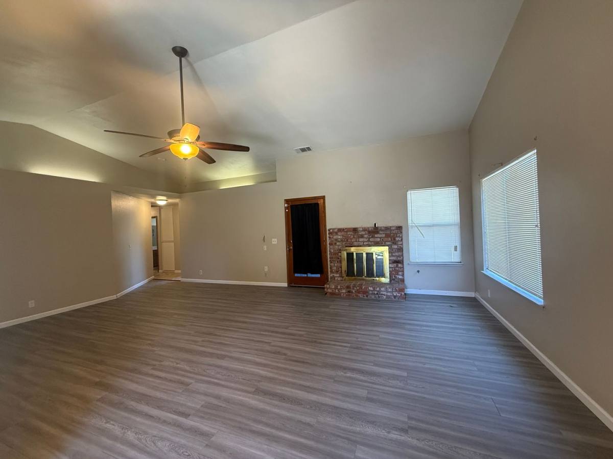 House for rent at 1105 S Jeffrey Court, Visalia, CA 93292