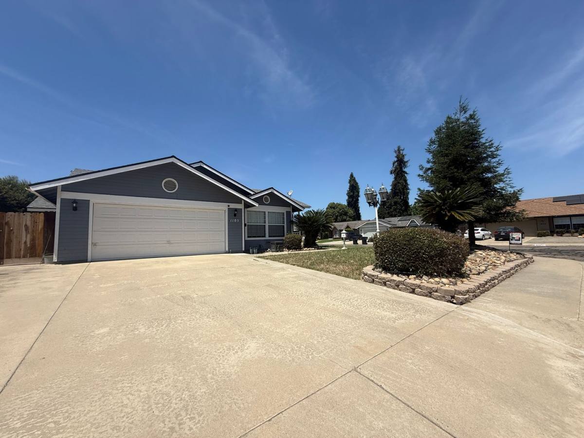 House for rent at 1105 S Jeffrey Court, Visalia, CA 93292