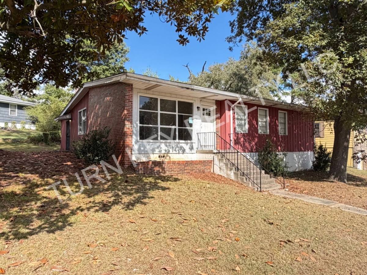 House for rent at 1001 Hillandale Dr, Fairfield, AL 35064