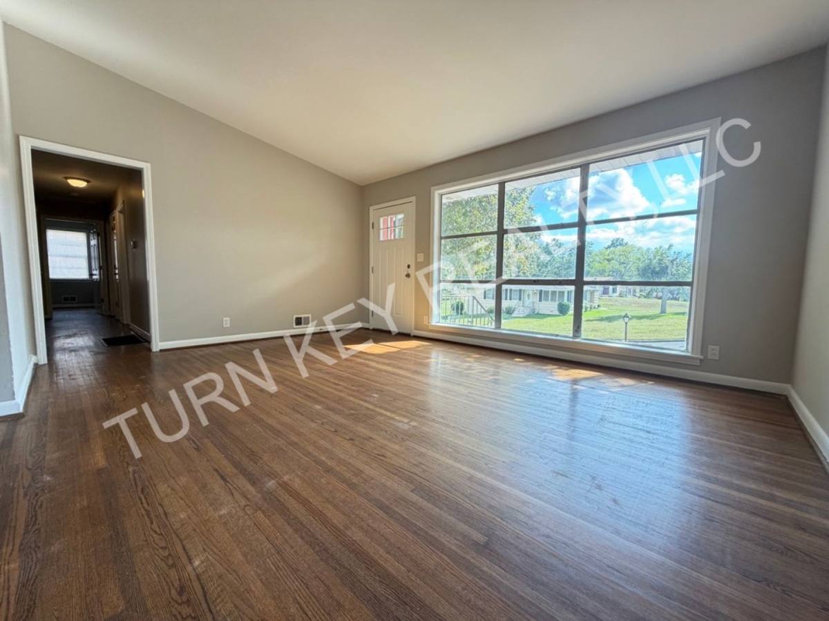House for rent at 1001 Hillandale Dr, Fairfield, AL 35064