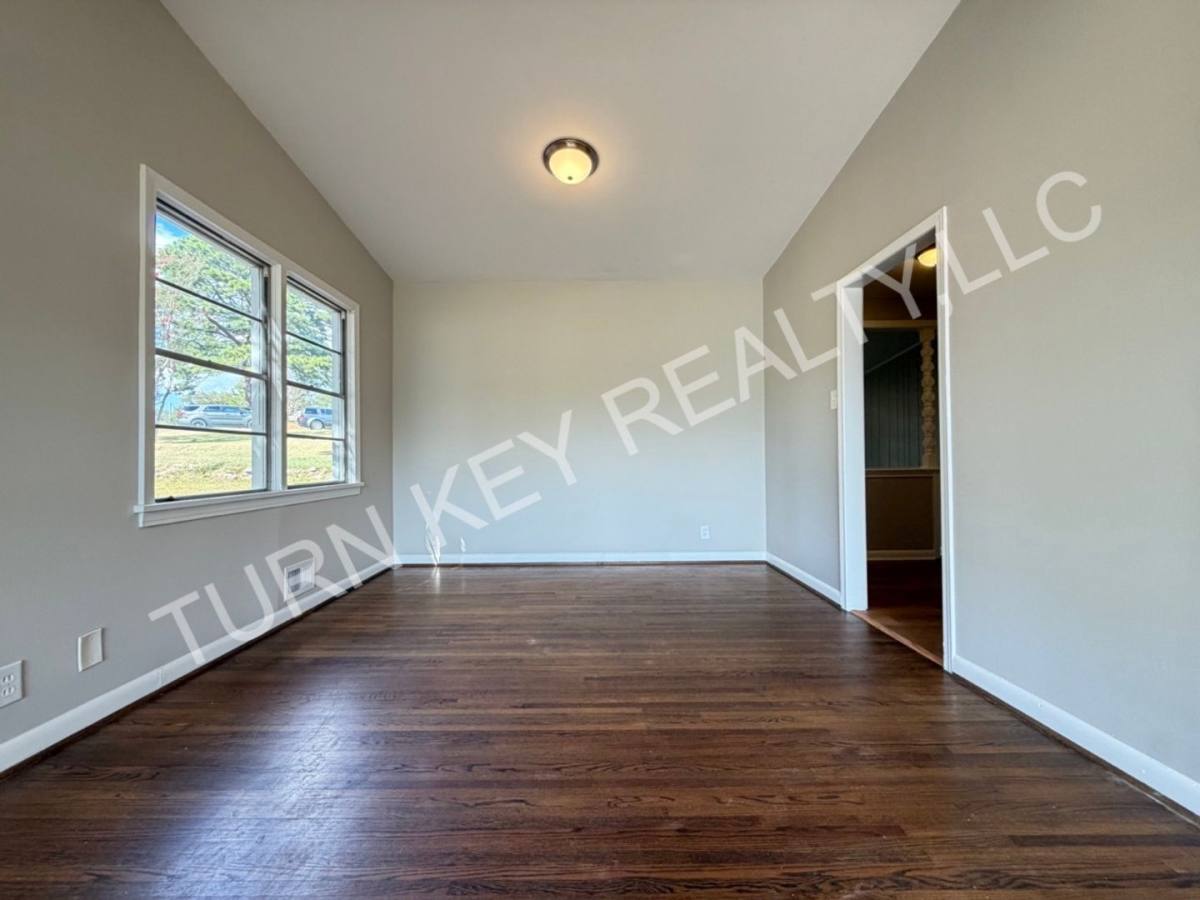 House for rent at 1001 Hillandale Dr, Fairfield, AL 35064