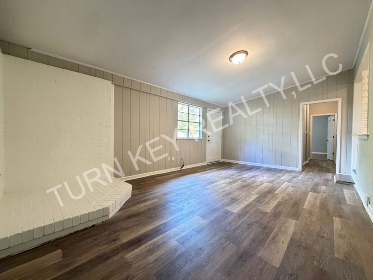 House for rent at 1001 Hillandale Dr, Fairfield, AL 35064
