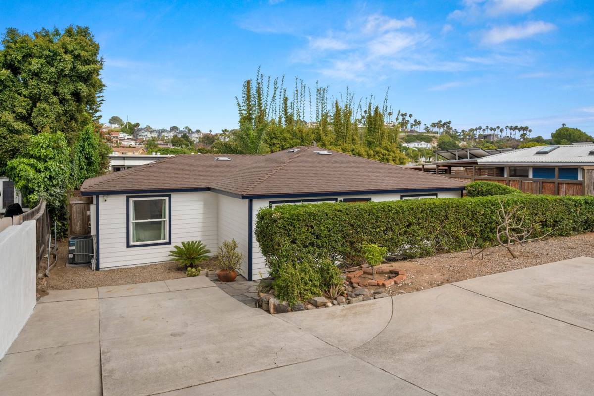 House for rent at 802 1 2 Stevens Ave, Solana Beach, CA 92075