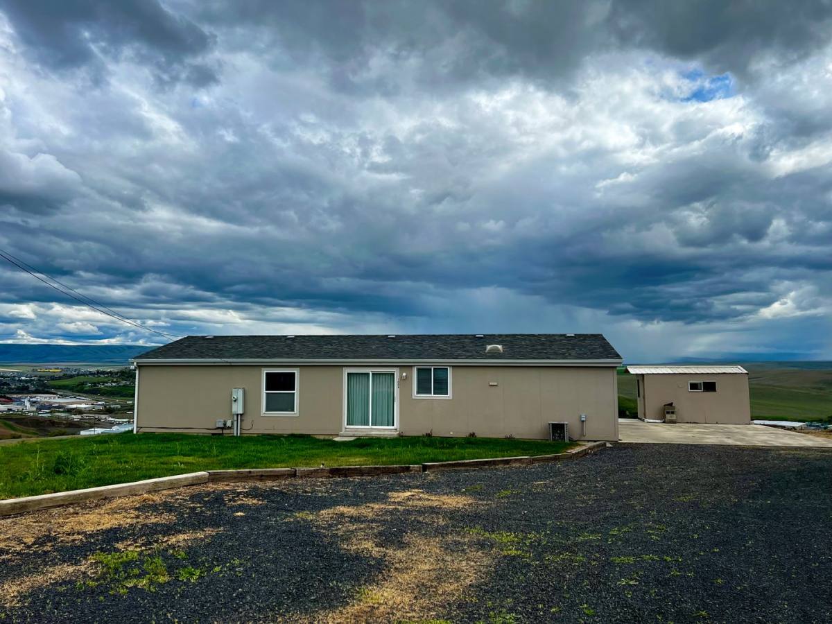 House for rent at 1002 NW 47th St, Pendleton, OR 97801