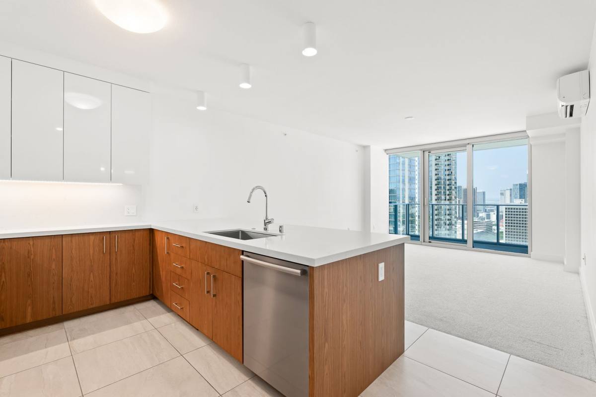 Apartment for rent at 629 Keeaumoku St #2708, Honolulu, HI 96814