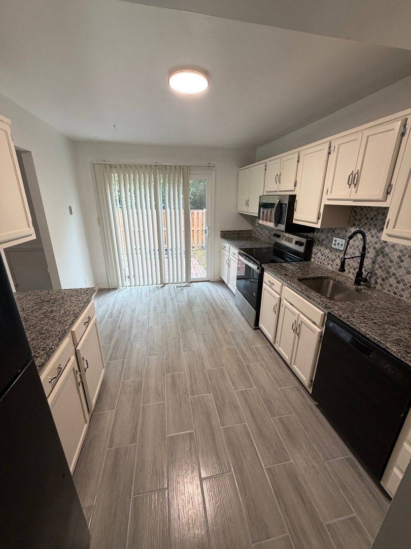 Townhouse for rent at 9200 Weathervane Place, Montgomery Village, MD 20886