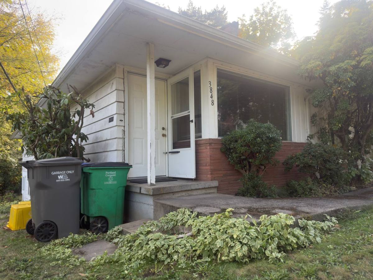 Apartment for rent at 3848 - 3850 SW Marigold St, Portland, OR 97219
