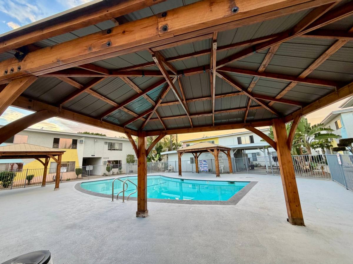 Apartment for rent at Eden Roc, 10237-10261 Western Ave, Downey, CA 90241