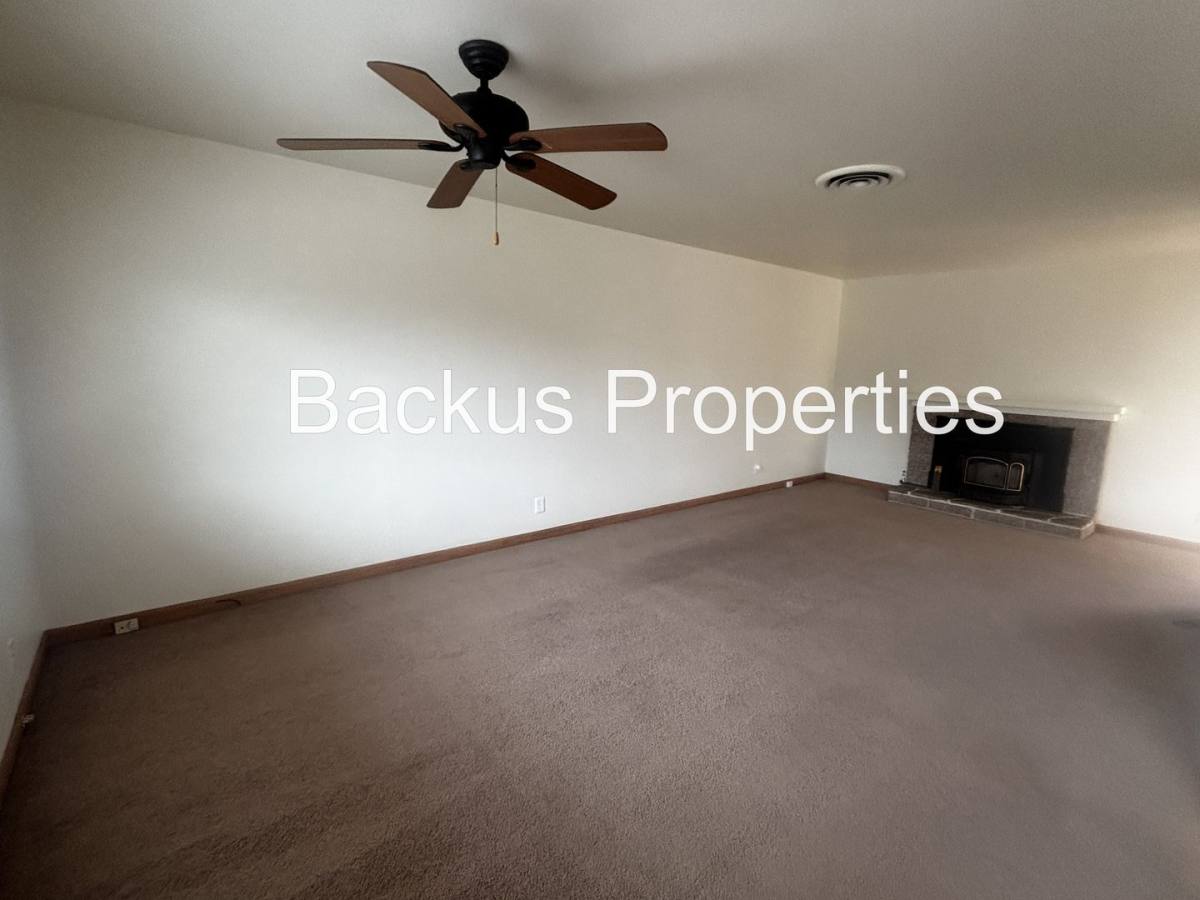 House for rent at 432 Comanche Way, Salinas, CA 93906
