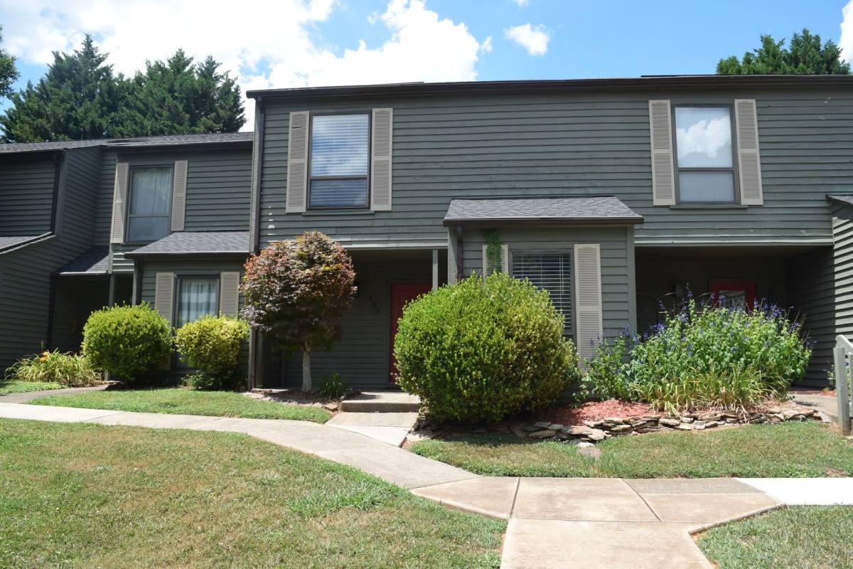 Townhouse for rent at 4340 N Center St #403, Hickory, NC 28601