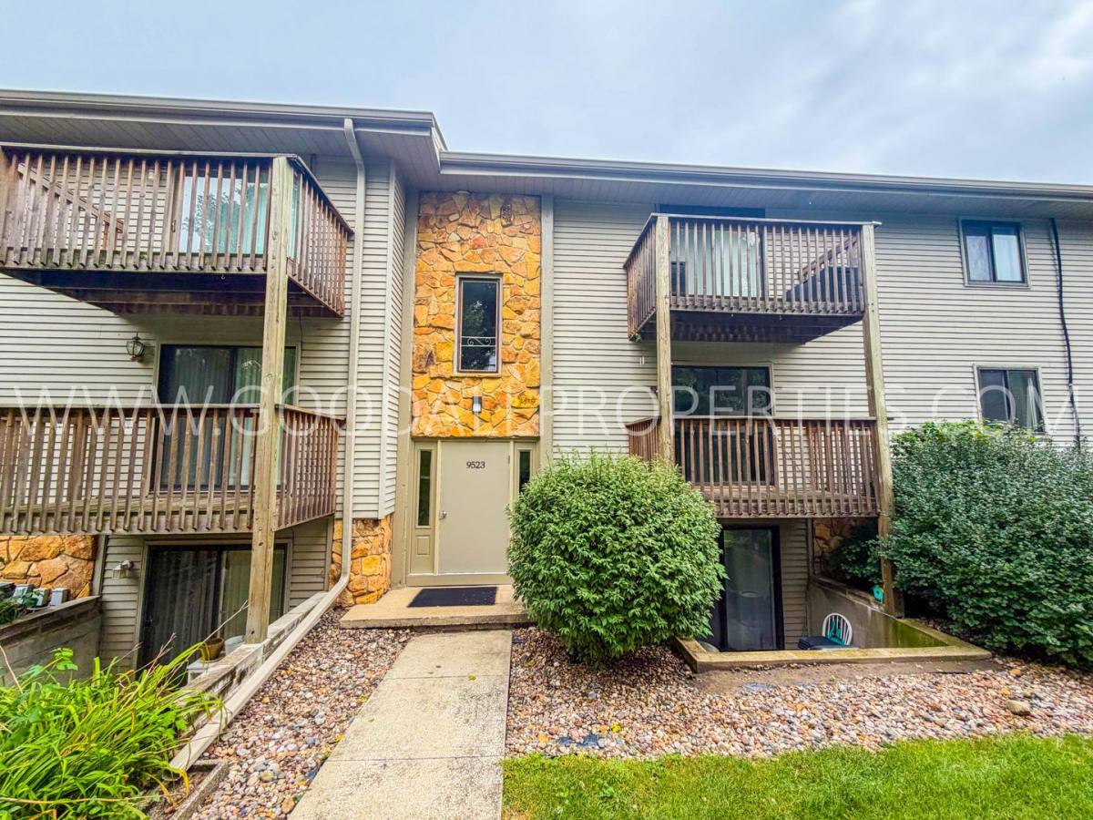 Apartment for rent at 9523 University Ave #6, Clive, IA 50325