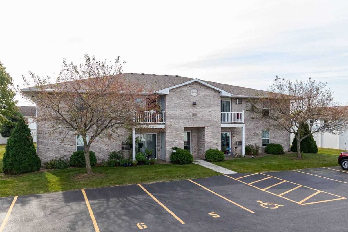 Apartment for rent at 2561 - 2597 W Waukau Ave, Oshkosh, WI 54904