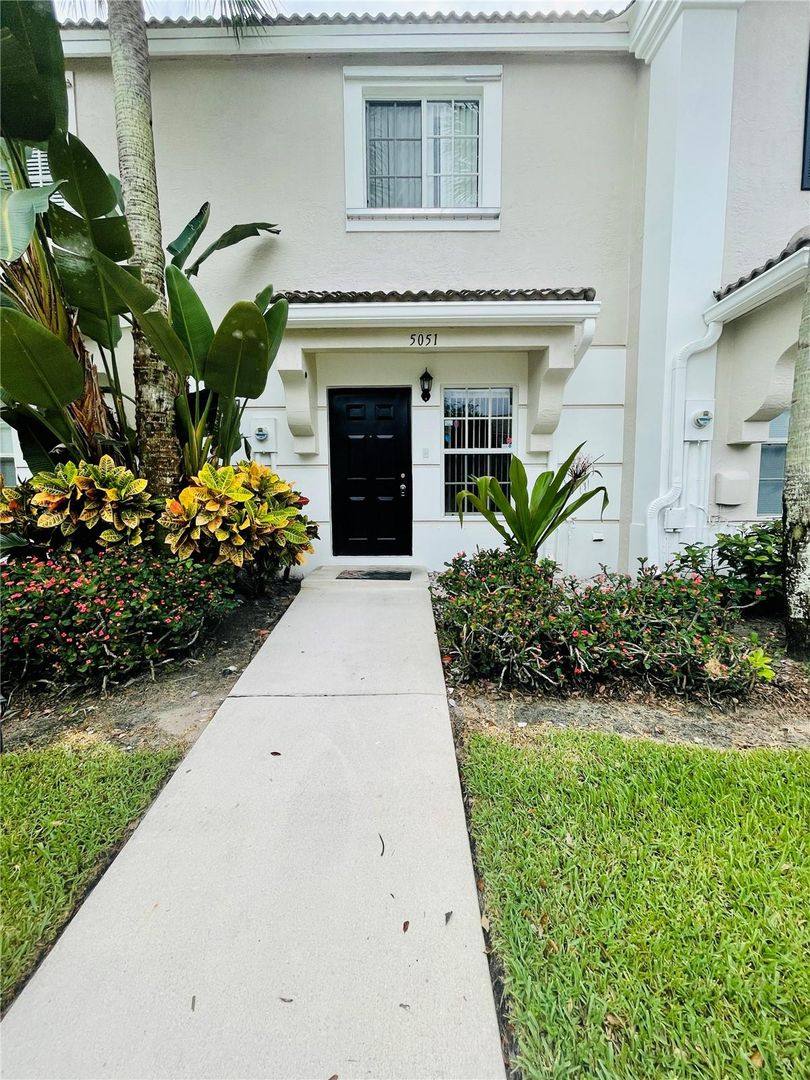 Townhouse for rent at 5051 Palmbrooke Circle, West Palm Beach, FL 33417
