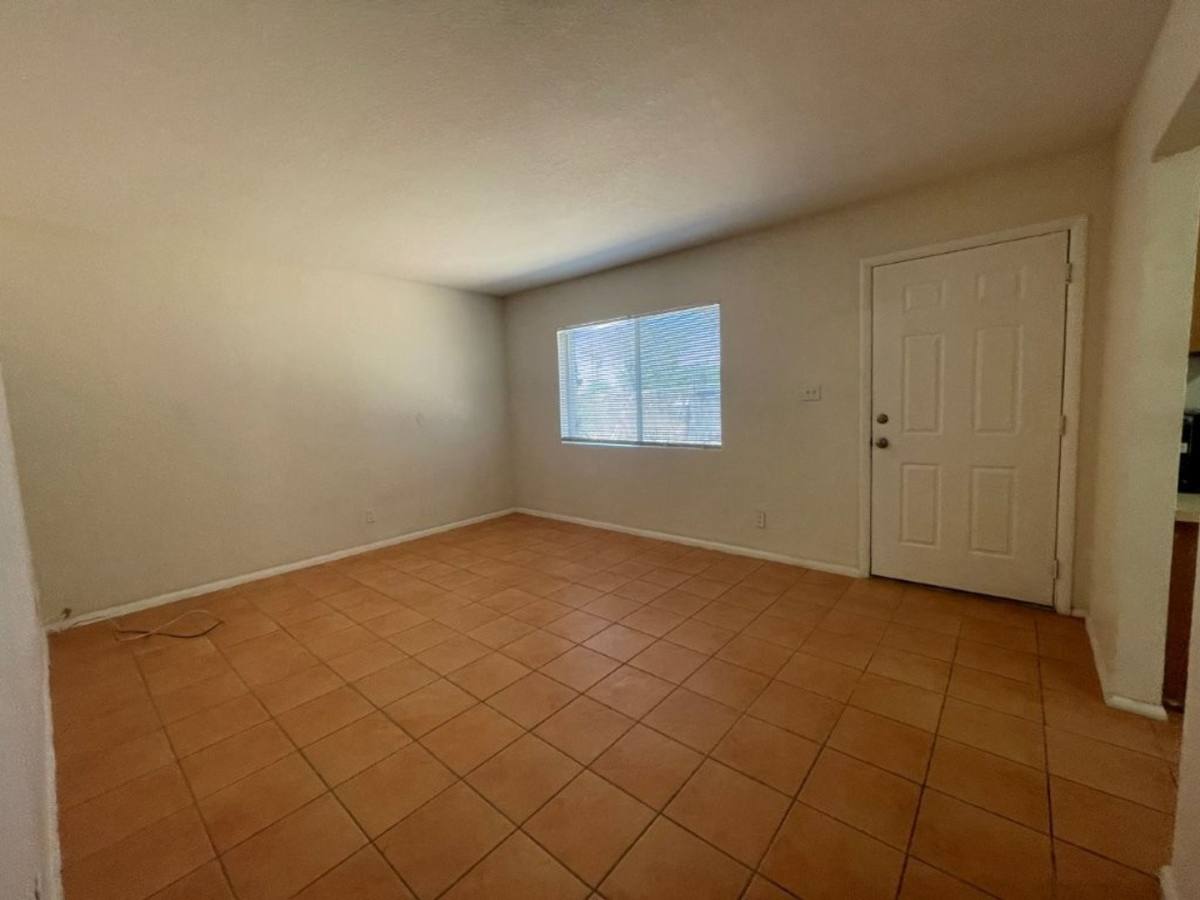 Apartment for rent at 1625 W Peoria Ave, Phoenix, AZ 85029