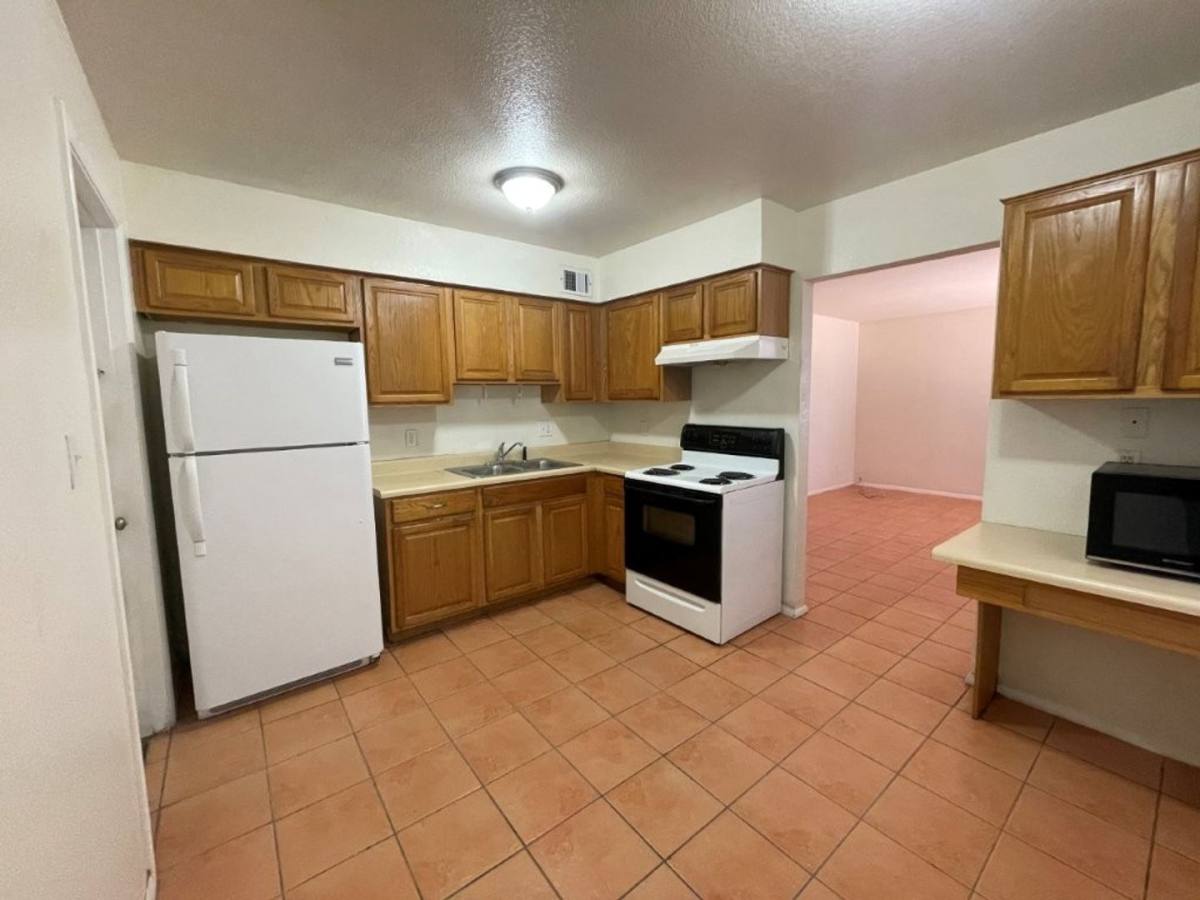 Apartment for rent at 1625 W Peoria Ave, Phoenix, AZ 85029
