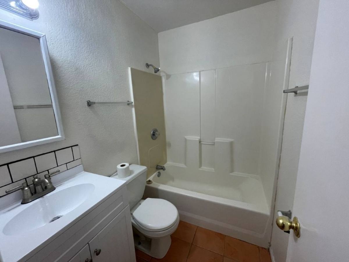Apartment for rent at 1625 W Peoria Ave, Phoenix, AZ 85029