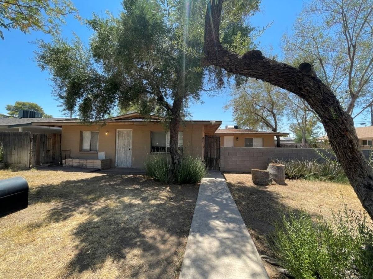 Apartment for rent at 1625 W Peoria Ave, Phoenix, AZ 85029