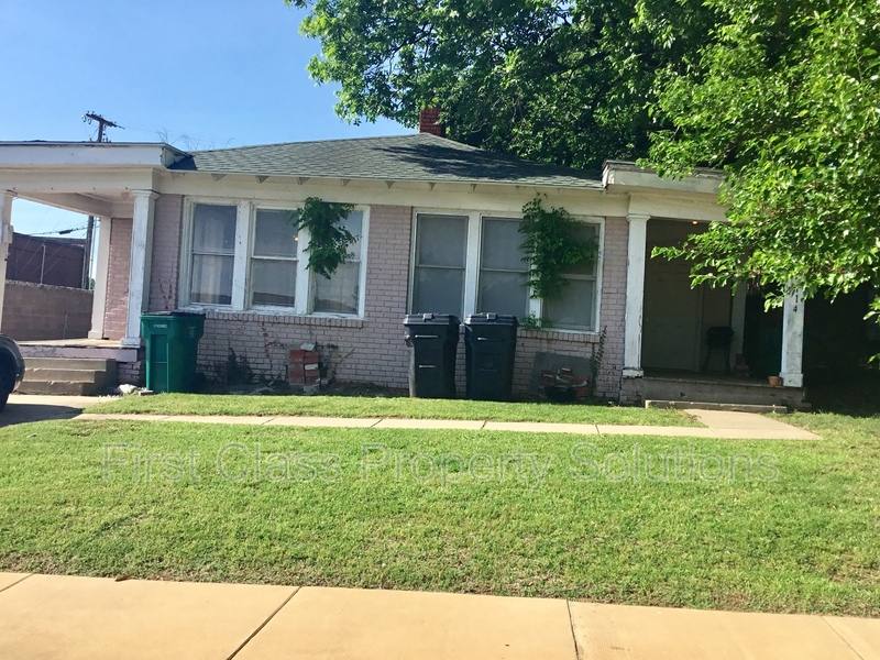 House for rent at 112 NW 17th St, Edmond, OK 73013