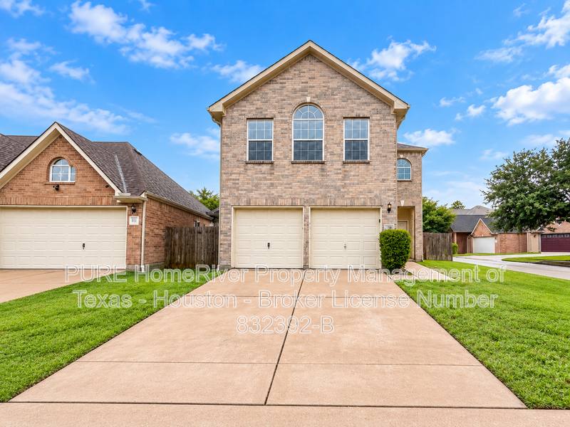 House for rent at 835 Forest Ivy Lane, Houston, TX 77067