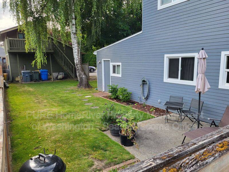 Apartment for rent at 802 9th St SW, Puyallup, WA 98371