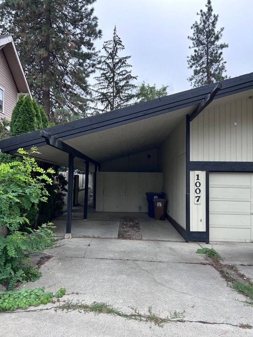 Southhill Duplex, 1007 W 13th Ave, Spokane, WA 99204 - Apartment for Rent