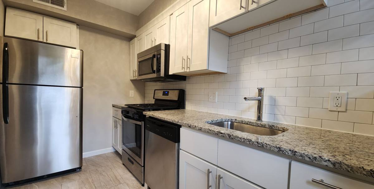 Apartment for rent at 7752 Kingsbury Blvd, Clayton, MO 63105