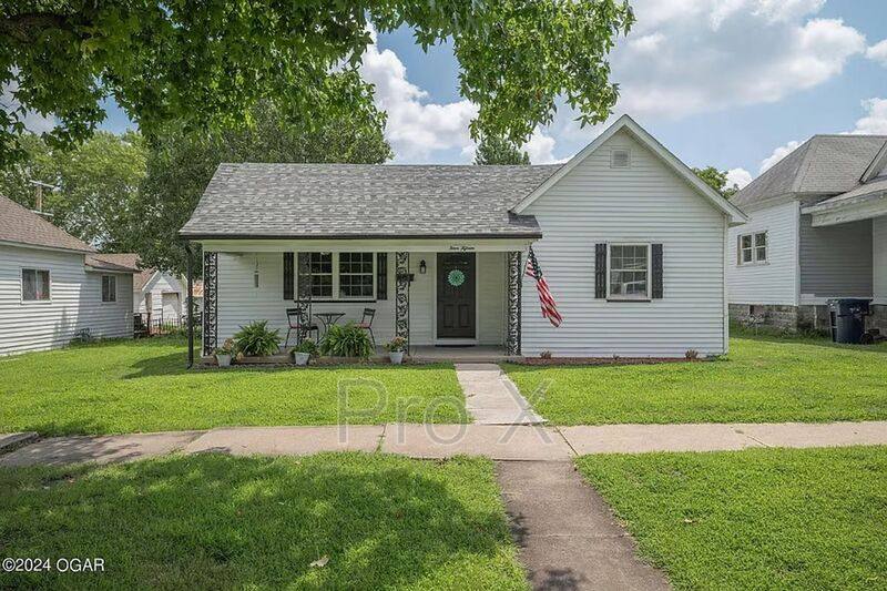 House for rent at 415 N Pennsylvania St, Webb City, MO 64870