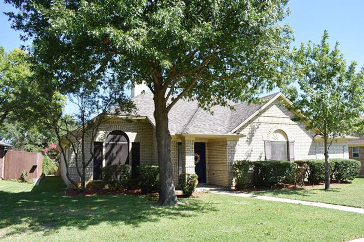 House for rent at 1565 Glenmore Dr, Lewisville, TX 75077