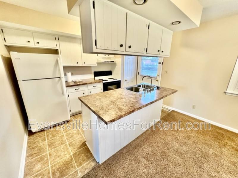 Apartment for rent at 4210 Keck Ave, Evansville, IN 47715