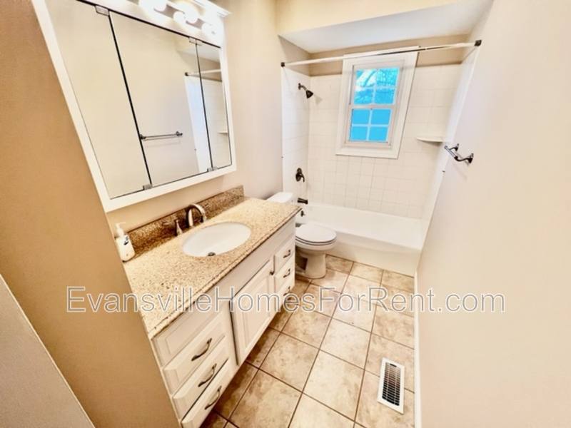 Apartment for rent at 4210 Keck Ave, Evansville, IN 47715