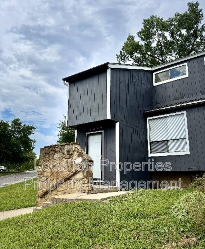 Condo for rent at 3420 Augusta Dr #1, Lawrence, KS 66047