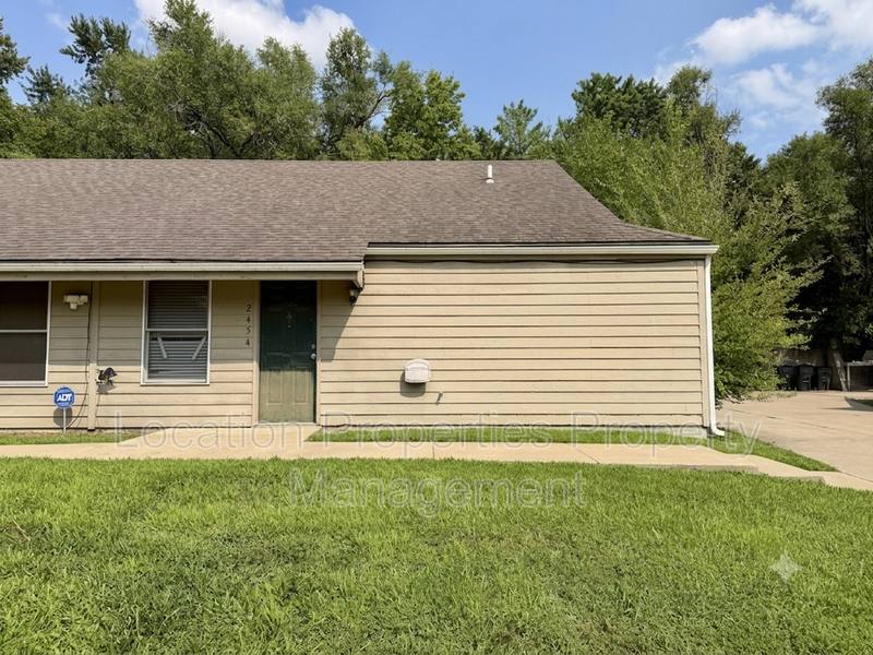 Townhouse for rent at 2454 Winterbrook Dr #1, Lawrence, KS 66047