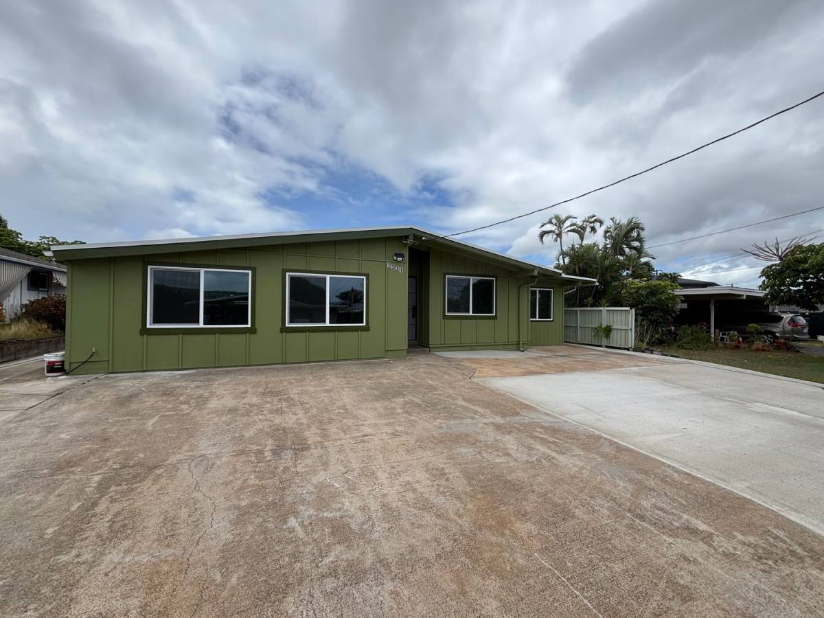 Apartment for rent at 1331 Molehu Dr, Honolulu, HI 96818