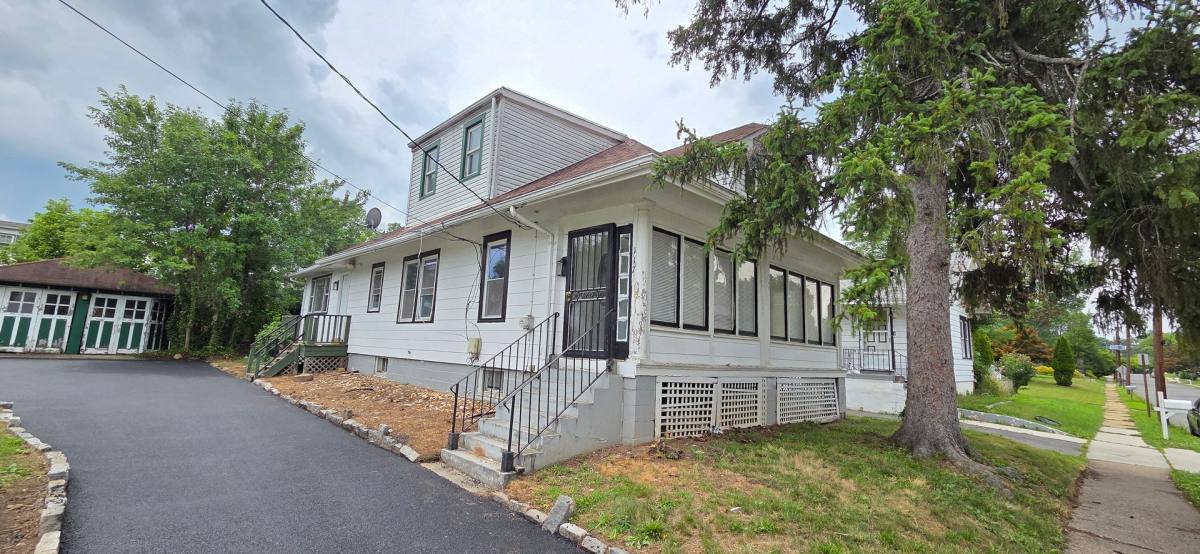 House for rent at 117 Browning Ave, Trenton, NJ 08638