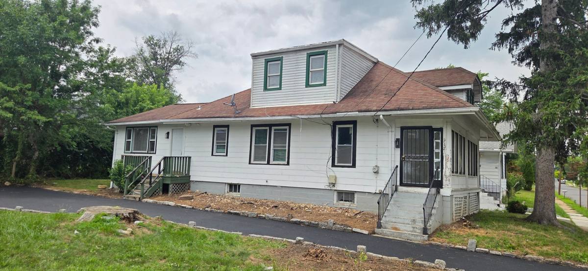 House for rent at 117 Browning Ave, Trenton, NJ 08638