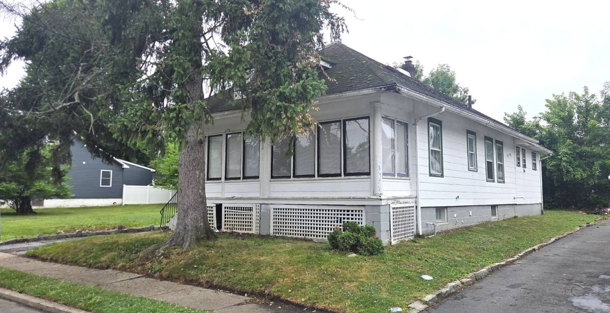 House for rent at 117 Browning Ave, Trenton, NJ 08638