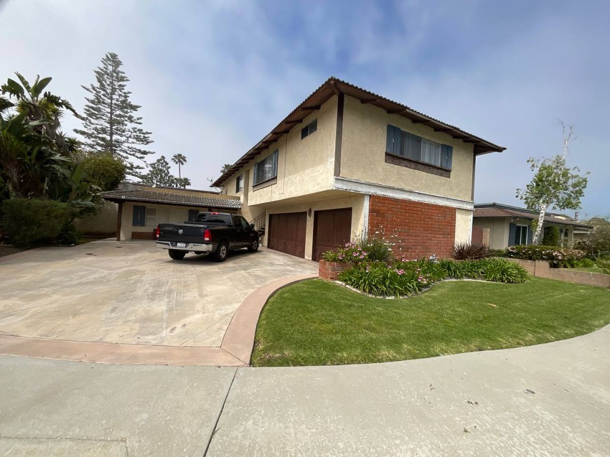 Apartment for rent at 16581 Le Grande Lane, Huntington Beach, CA 92649