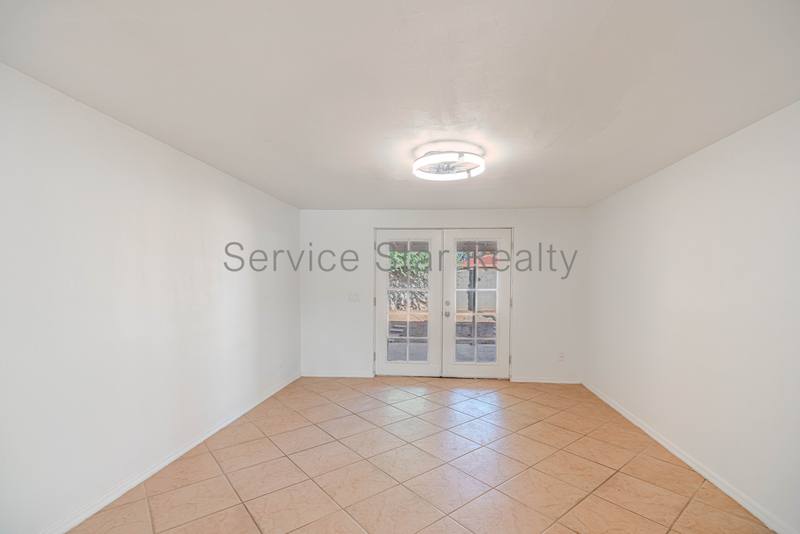 7 S Catalina St, Gilbert, AZ 85233 - House for Rent - Image 10